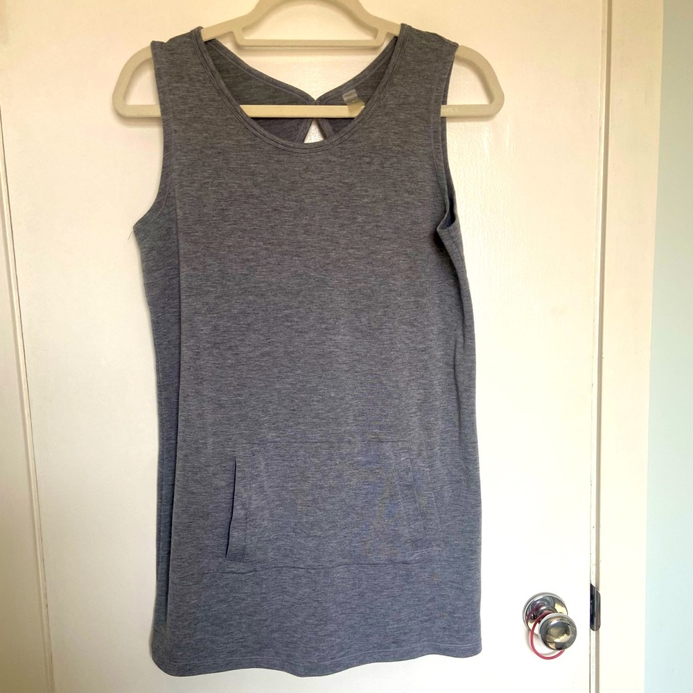 ⭐️💲5 add-on⭐️ 🏃🏼‍♀️ Reitmans Hyba tank tunic - EUC